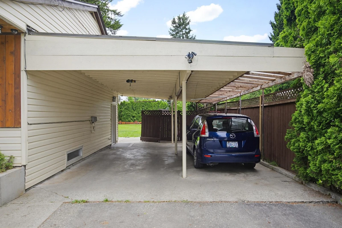 Family Room Photo of 11757 Carr Street, Maple Ridge, BC