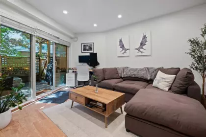 C2 332 Lonsdale Avenue, North Vancouver, BC, North Vancouver — Apartment/Condo for sale