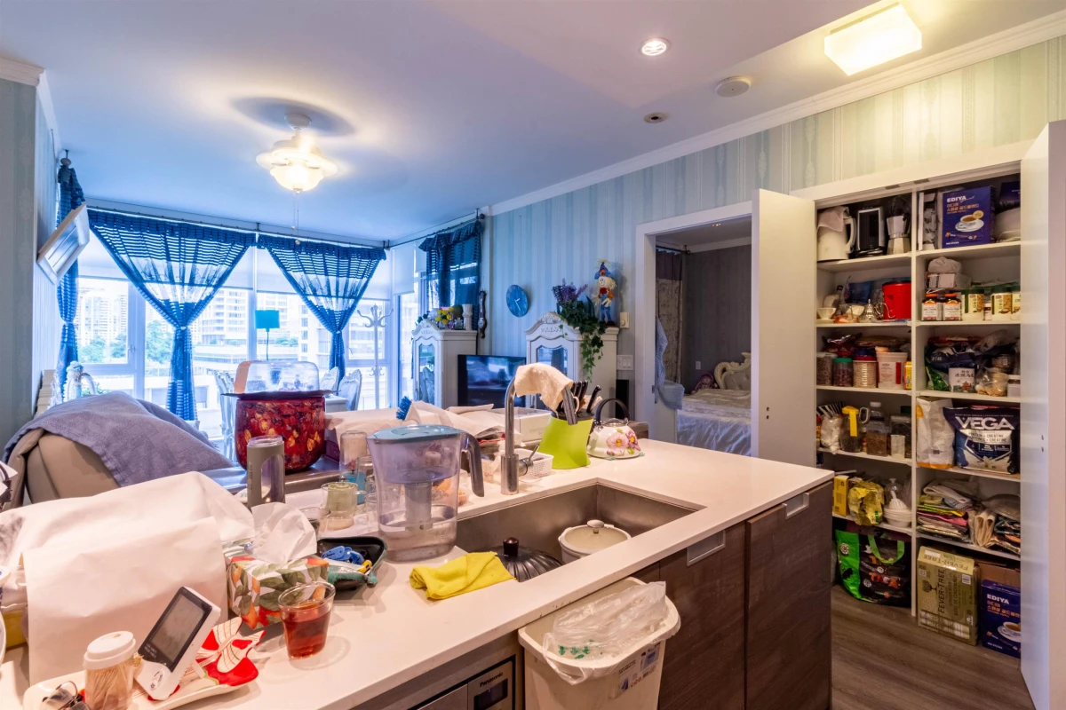 Family Room Photo of 602 4688 Kingsway, Burnaby, BC
