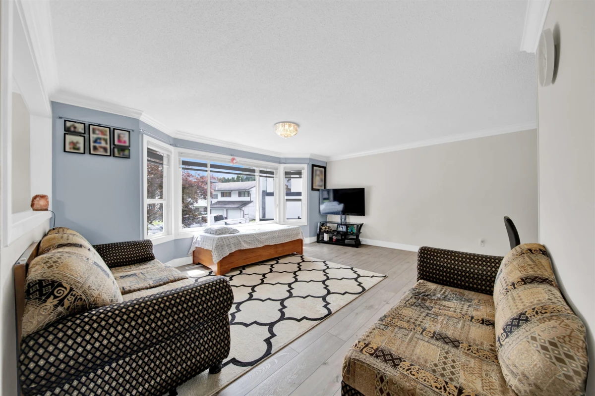 Dining Area Photo of 9088 146a Street, Surrey, BC