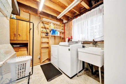 Hallway Photo of 9088 146a Street, Surrey, BC