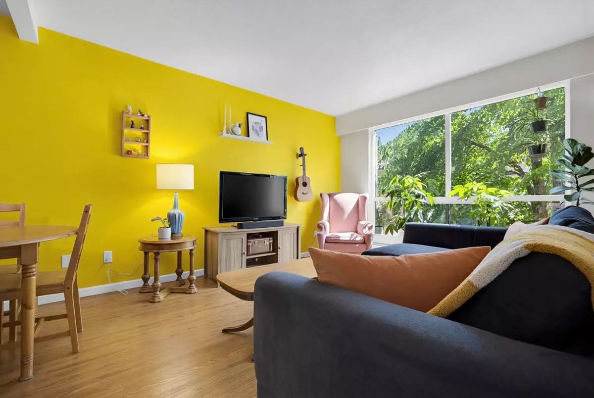 Dining Area Photo of 215 8680 Fremlin Street, Vancouver, BC
