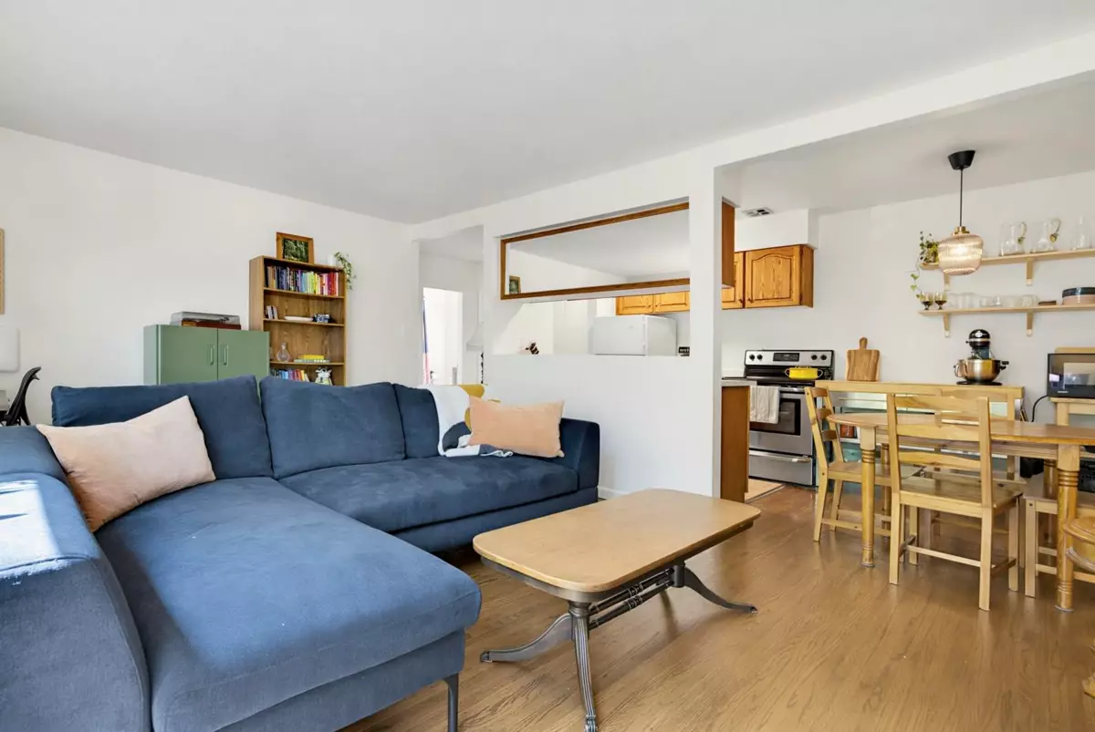 Family Room Photo of 215 8680 Fremlin Street, Vancouver, BC