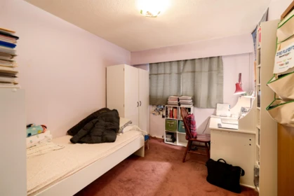 Powder Room Photo of 437 E 55TH AVENUE, Vancouver BC V5X 1N3