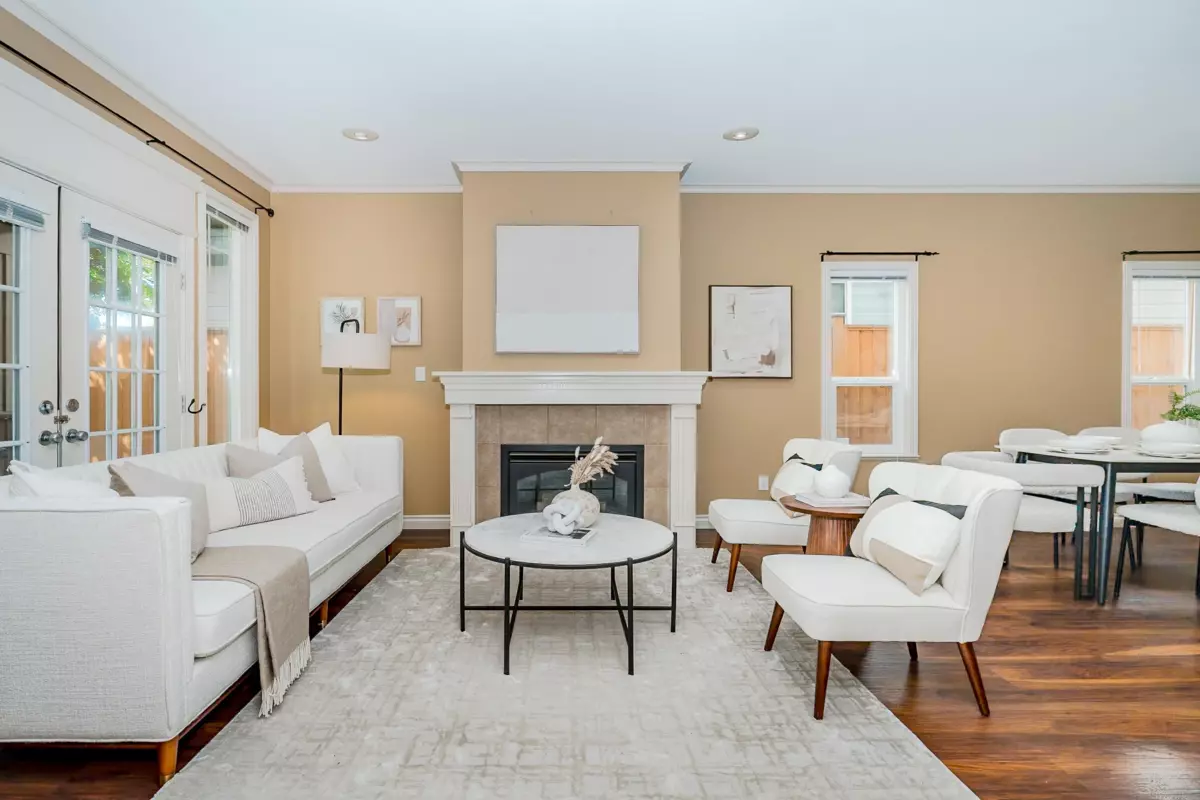 Family Room Photo of 3933 Garry Street, Richmond, BC