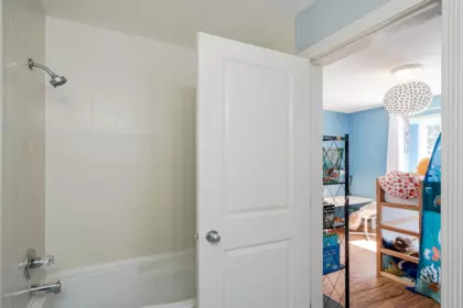 Hallway Photo of 3933 Garry Street, Richmond, BC