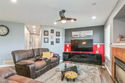 Kitchen Island Photo of 35109 Laburnum Avenue, Abbotsford, BC