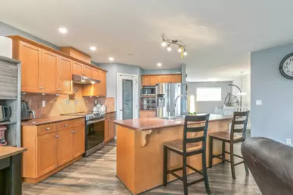 Primary Bedroom Photo of 35109 Laburnum Avenue, Abbotsford, BC