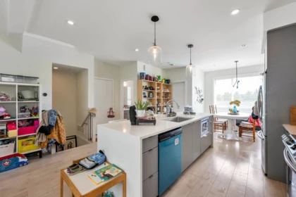 Kitchen Island Photo of 36 19628 55a Avenue, Langley, BC