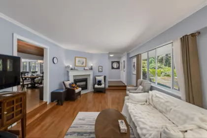 Guest Bathroom Photo of 637 171 Street, Surrey, BC