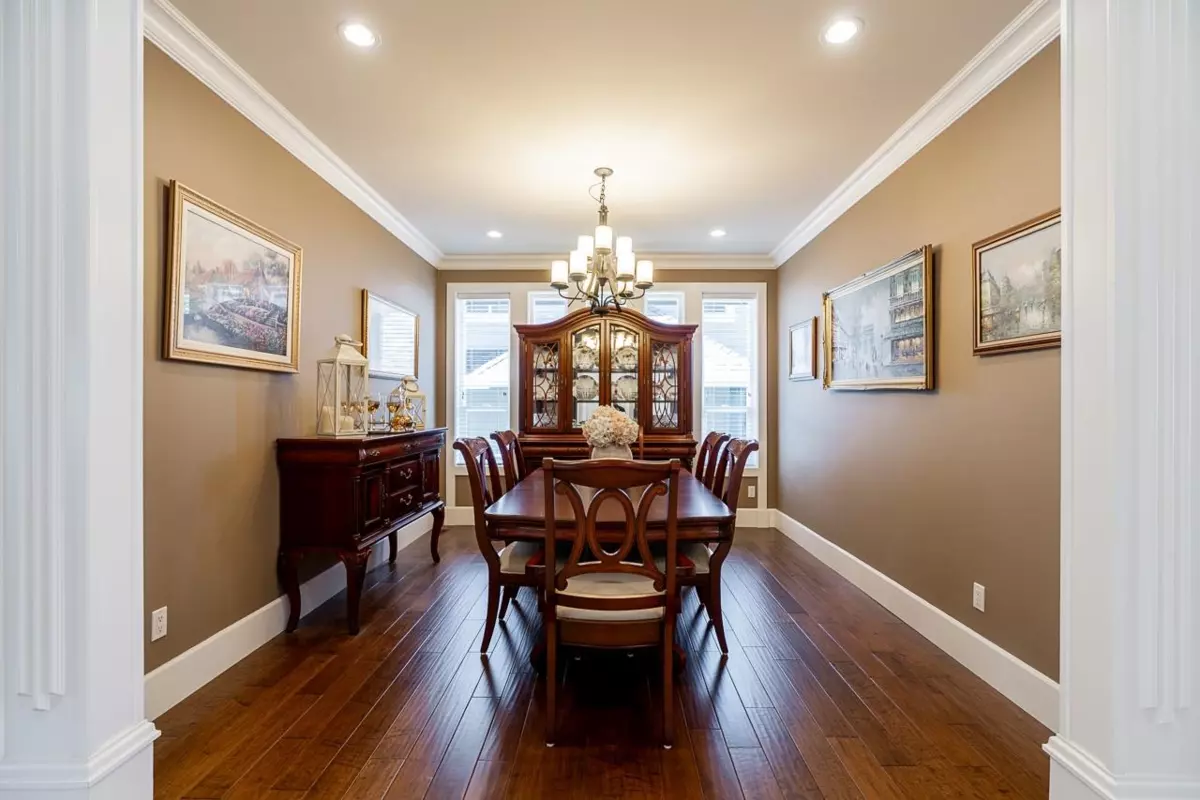 Dining Area Photo of 16100 27a Avenue, Surrey, BC