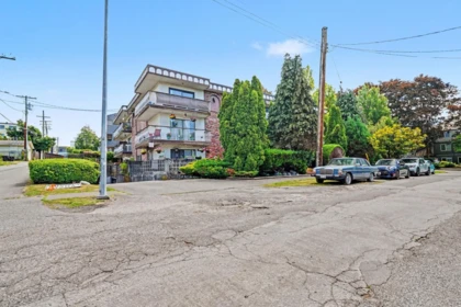 Hot Tub / Spa Photo of 203 1611 E 3rd Avenue, Vancouver, BC