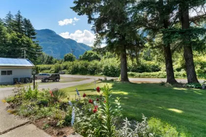 Garden / Landscaping Photo of 63155 Yale Road, Hope, BC