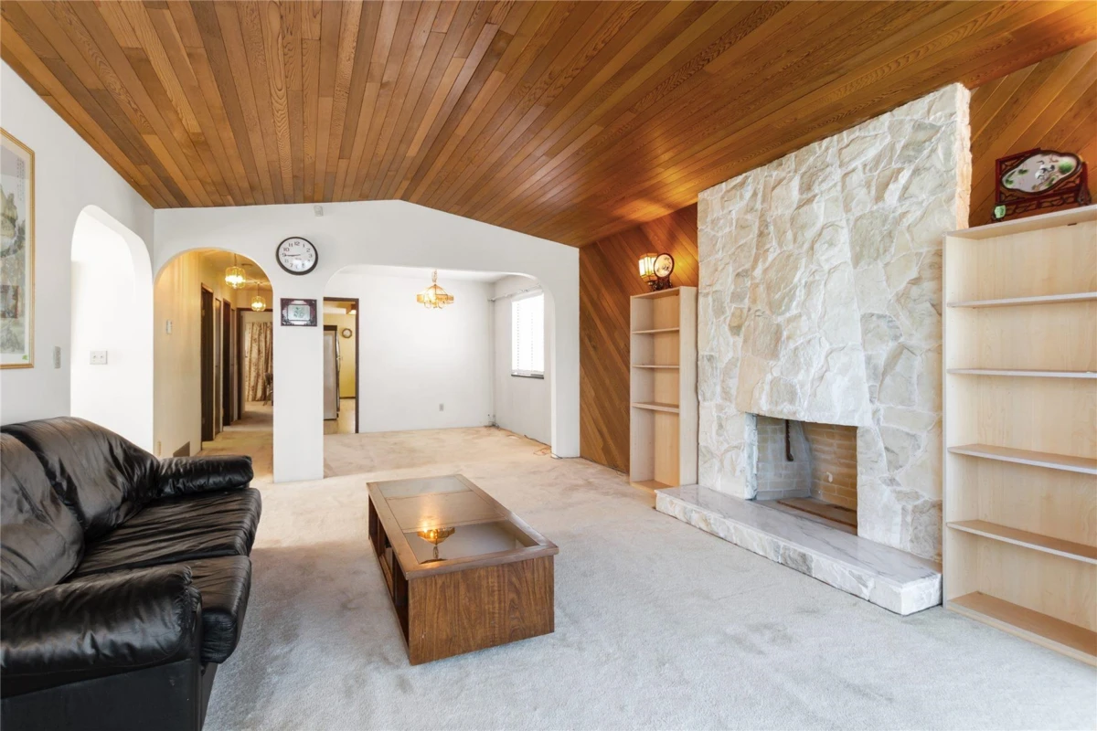 Dining Area Photo of 2986 E 3rd Avenue, Vancouver, BC
