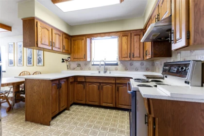 Kitchen Island Photo of 2986 E 3rd Avenue, Vancouver, BC