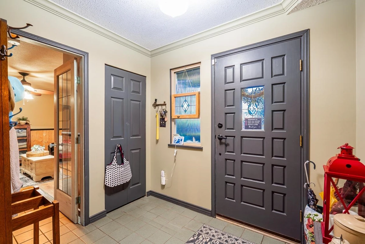 Family Room Photo of 26586 33 Avenue, Langley, BC
