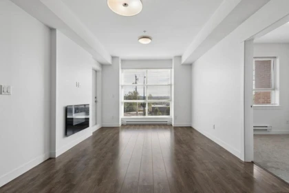 205 827 Roderick Avenue, Coquitlam, BC, Coquitlam — Apartment/Condo for sale