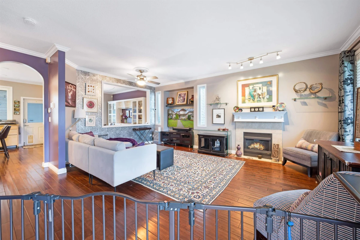 Living Room Photo of 5742 148 Street, Surrey, BC