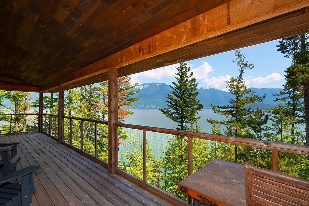 Dining Area Photo of 970 Mount Artaban Road, Gambier Island, BC