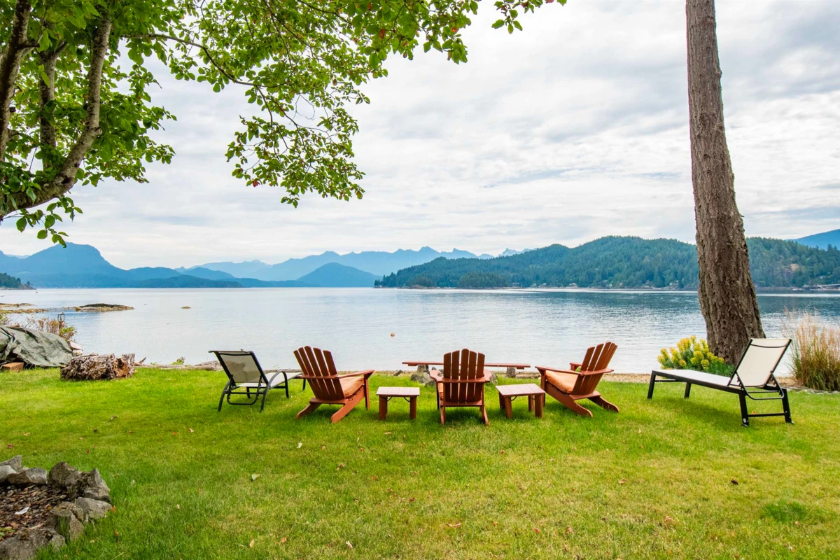 Living Room Photo of 354 Avalon Drive, Gibsons, BC