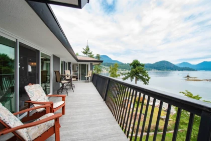 Entry Foyer Photo of 354 Avalon Drive, Gibsons, BC