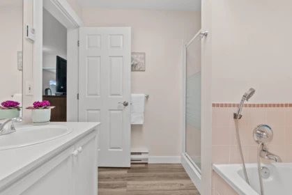 Guest Bathroom Photo of 2 6320 48a Avenue, Delta, BC