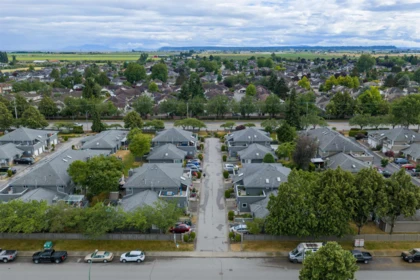 Hot Tub / Spa Photo of 2 6320 48a Avenue, Delta, BC