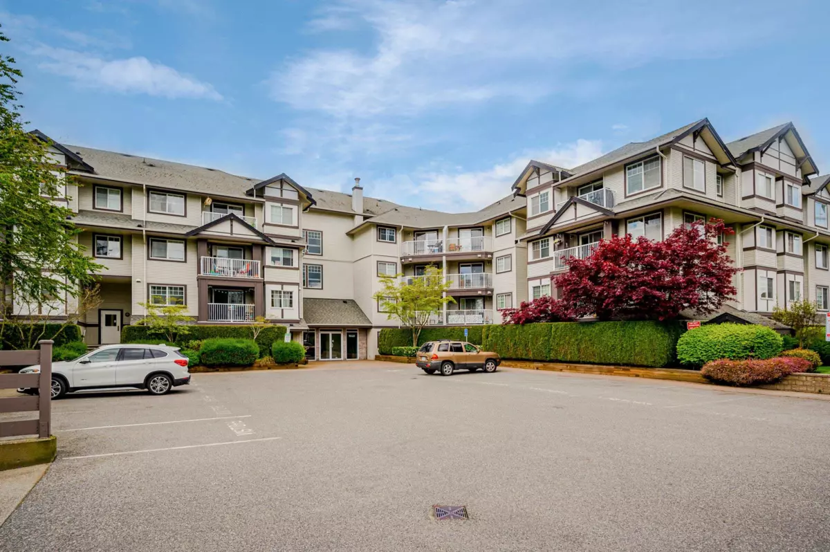 Exterior Rear Photo of 202 19320 65 Avenue, Surrey, BC