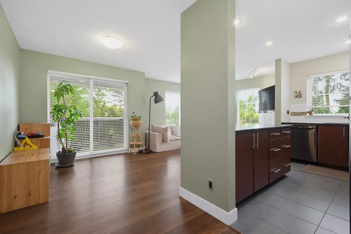 Family Room Photo of 202 19320 65 Avenue, Surrey, BC