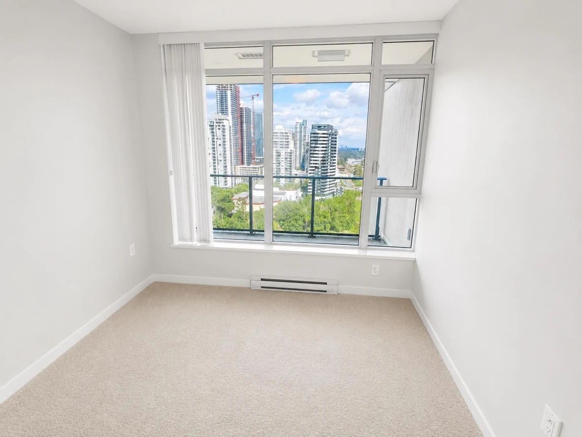 Living Room Photo of 1901 2388 Madison Avenue, Burnaby, BC