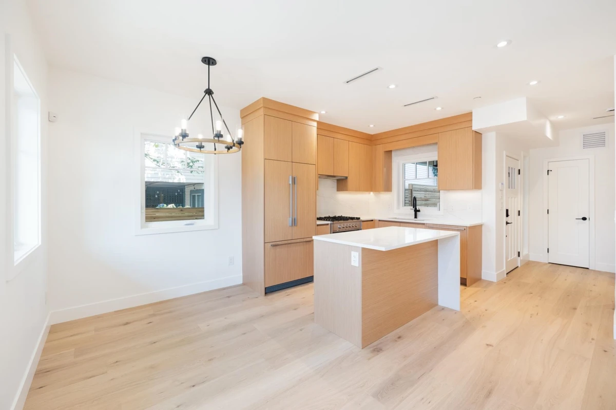 Dining Area Photo of 265 W 6th Street, North Vancouver, BC