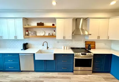 Kitchen Island Photo of 17 33860 Marshall Road, Abbotsford, BC