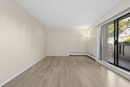 112 2222 Cambridge Street, Vancouver, BC, Vancouver — Apartment/Condo for sale