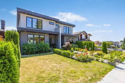 609 E 4th Street, North Vancouver, BC, North Vancouver — Half Duplex for sale