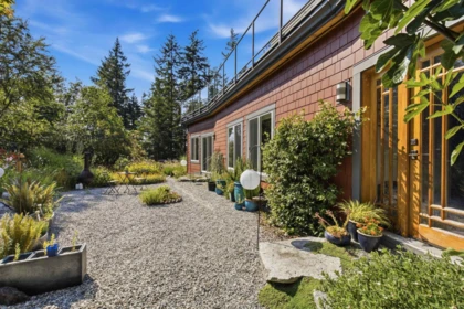 12899 Sunshine Coast Highway, Madeira Park, BC, Madeira Park — Single Family Residence for sale