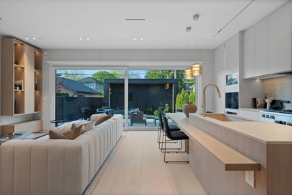 Kitchen Photo of 2 2935 W 15th Avenue, Vancouver, BC