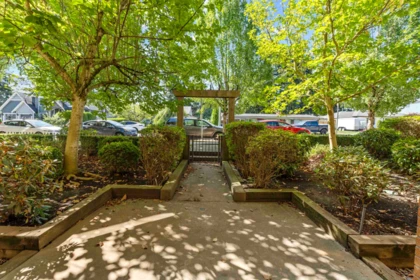 Front Yard Photo of 111 33545 Rainbow Avenue, Abbotsford, BC