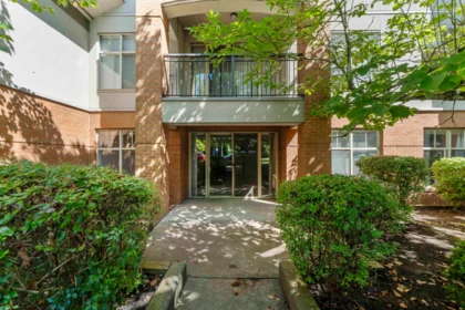 Outdoor Deck Photo of 111 33545 Rainbow Avenue, Abbotsford, BC