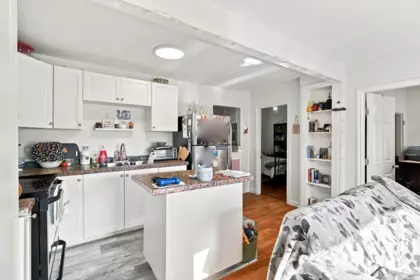 Kitchen Island Photo of 9458 Menzies Street, Chilliwack, BC
