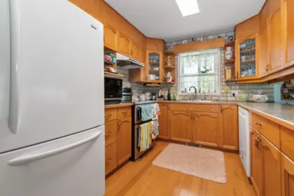 Primary Bedroom Photo of 46669 Ramona Drive, Chilliwack, BC