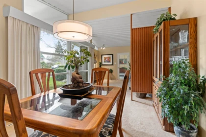 Breakfast Nook Photo of 46589 Riverside Drive, Chilliwack, BC