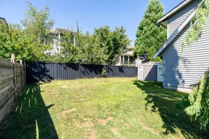 Front Yard Photo of 26865 25a Avenue, Langley, BC