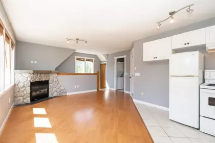Hot Tub / Spa Photo of 26865 25a Avenue, Langley, BC