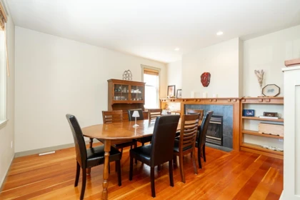 Kitchen Island Photo of 26865 25a Avenue, Langley, BC
