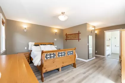 Powder Room Photo of 26865 25a Avenue, Langley, BC