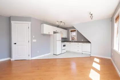 Swimming Pool Photo of 26865 25a Avenue, Langley, BC