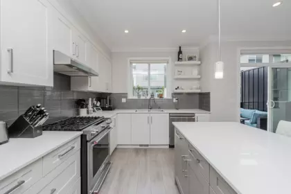 Kitchen Island Photo of 53 15665 Mountain View Drive, Surrey, BC