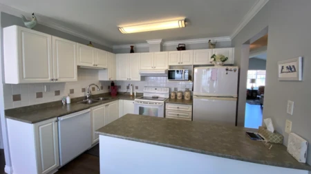 Kitchen Island Photo of 26 6885 184th Street, Surrey, BC
