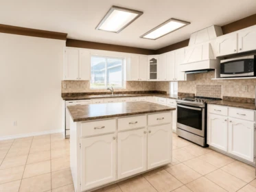 Kitchen Island Photo of 6470 179a Street, Surrey, BC