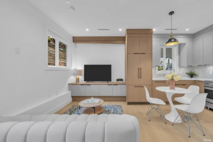 1 3438 Triumph Street, Vancouver, BC, Vancouver — Quadruplex for sale